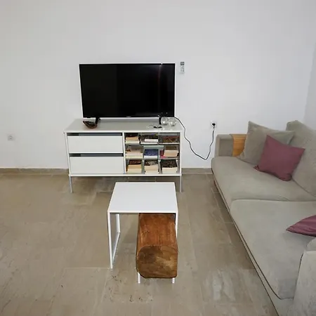 Country house Modern By Constantinos