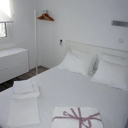 Modern By Constantinos Landhuis *