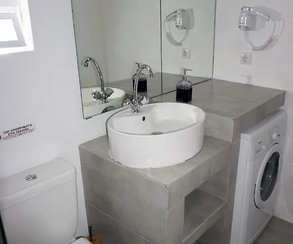 Modern Apartment By Constantinos 컨트리하우스 *