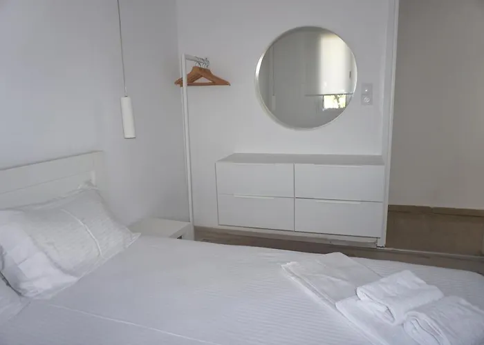 Modern Apartment By Constantinos