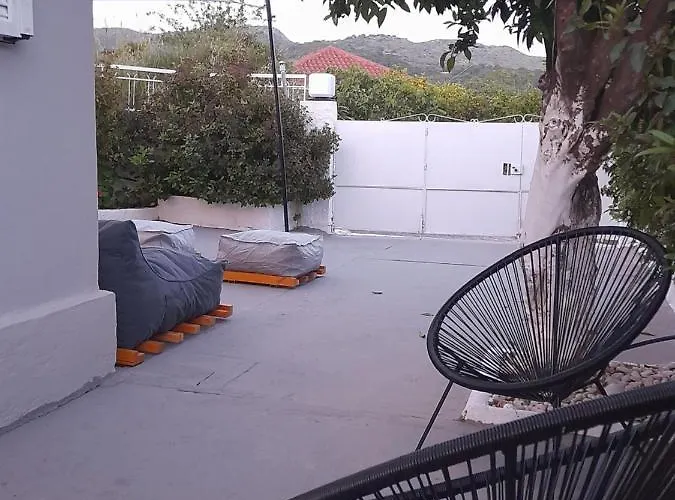 Modern Apartment By Constantinos Agia Eirini